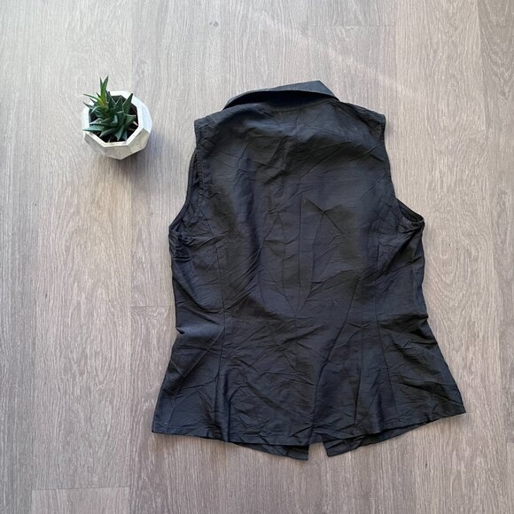 Karen Kane Silk Sleeveless Button Down Blouse (with Crinkle look) - Picture 9 of 10